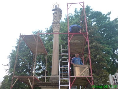 Čistenie a navakrovanie Mariánského stĺpa [24.05.2008]