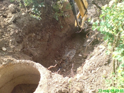 Oprava kanalizačnej prípojky na ul. Včelná po havarijnej situácii, ktorá trvala viac ako 15r [26.07.2010]