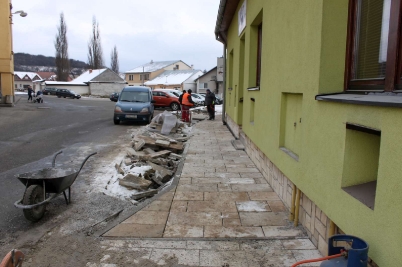 Rekonštrukcia chodníka na Hviezdoslavovej ulici [14.12.2017]